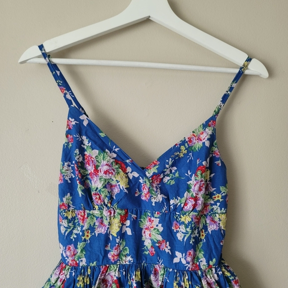 Vintage Summer Floral Embroidered Dress Size up to Medium - Picture 3 of 10